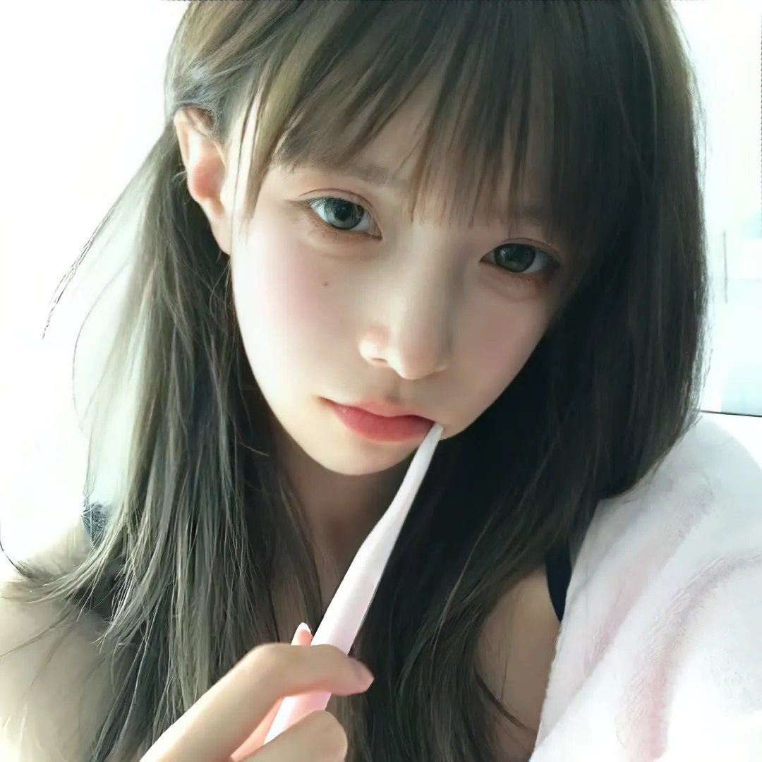 穿盔甲的少女